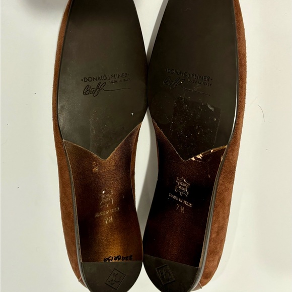 Donald J Pliner Women’s brown suede flats with silver mod buckle - Picture 2 of 3